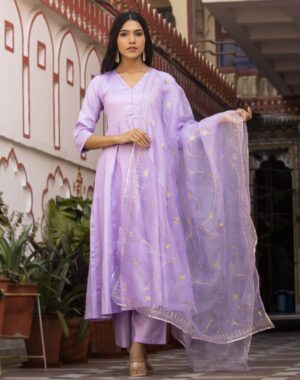 Lavender cotton silk kurta set in Golden Muslin by Priyanka Rathore with organza dupatta and aari embroidery jaal
